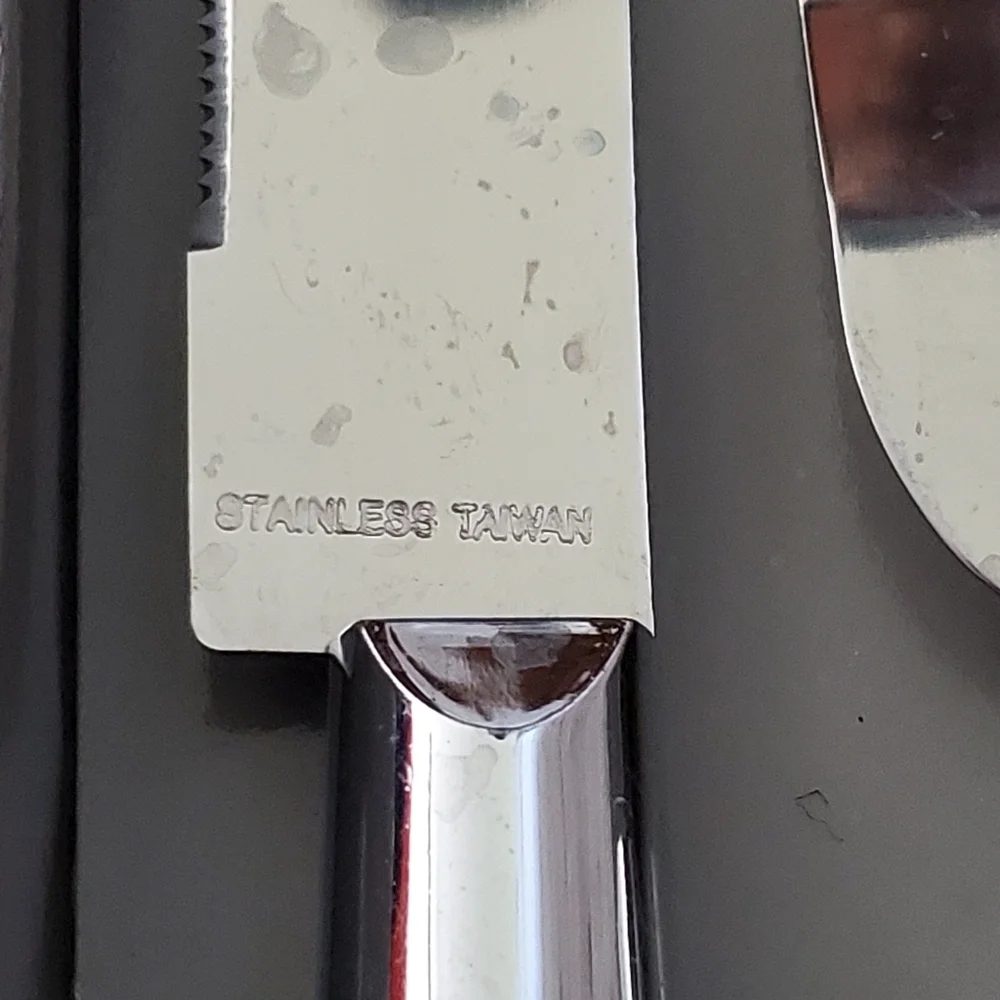 Cake, pie, dessert serving set stainless steel with clear acrylic handles